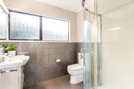 Photo of property in 32 Mcdowell Crescent, Hillcrest, Auckland, 0627