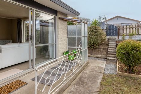 Photo of property in 2/8 Wanstead Place, Woolston, Christchurch, 8062