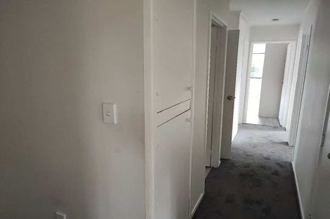 Photo of property in 2/24 Frank Evans Place, Henderson, Auckland, 0610