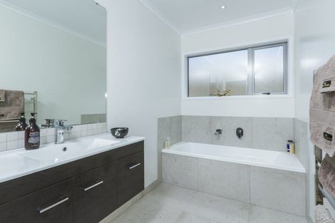 Photo of property in 41 Liquidambar Drive, Hobsonville, Auckland, 0616