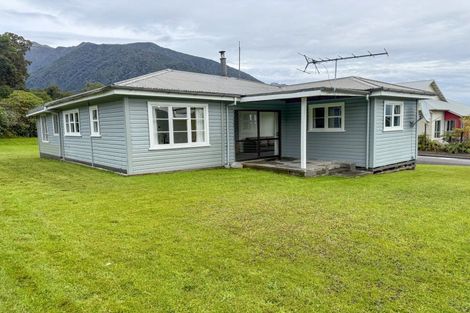 Photo of property in 13 Main Road, Fox Glacier, 7886