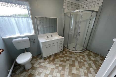 Photo of property in 489 Massey Road, Mangere, Auckland, 2022