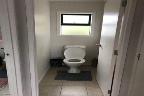 Photo of property in 47 Larnoch Road, Henderson, Auckland, 0610