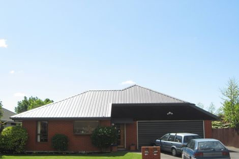 Photo of property in 7 Cherrywood Place, Redwood, Christchurch, 8051