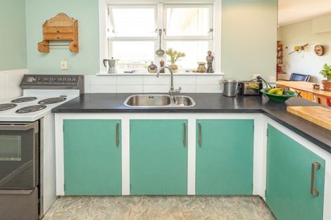 Photo of property in 43 Manuka Street, Castlecliff, Whanganui, 4501