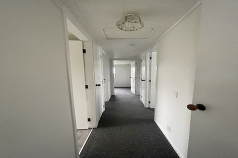 Photo of property in 17 Glen Close, Glen Eden, Auckland, 0602