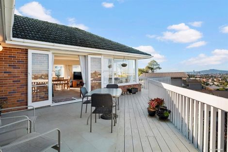 Photo of property in 3 Speedy Crescent, Hillcrest, Auckland, 0627