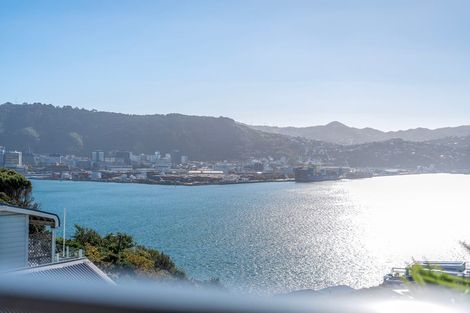 Photo of property in 2 The Crescent, Roseneath, Wellington, 6011