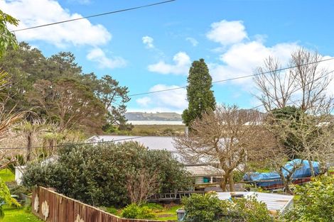 Photo of property in 105 Huaroa Street, Coromandel, 3506