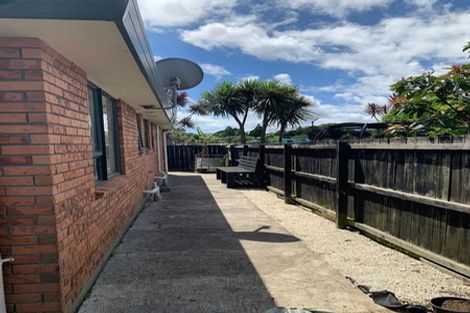 Photo of property in 30 Magnolia Drive, Waiuku, 2123