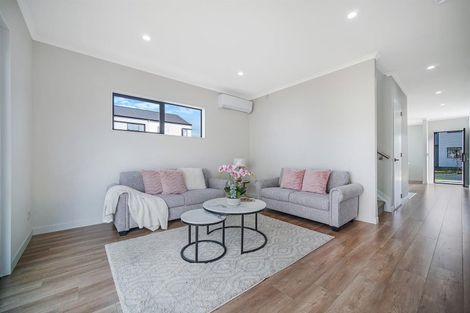 Photo of property in 28 Kairakau Street, Papakura, 2110