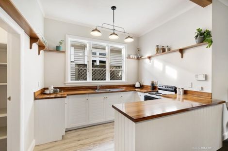 Photo of property in 165a Ohiro Road, Brooklyn, Wellington, 6021