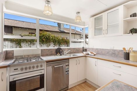 Photo of property in 11 Chelwood Street, Takaro, Palmerston North, 4412