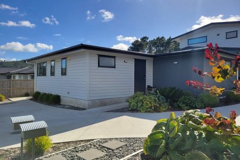 Photo of property in 18 Paihere Street, Huapai, Kumeu, 0810