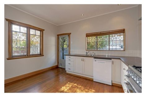 Photo of property in 19 Tahunanui Drive, Tahunanui, Nelson, 7011
