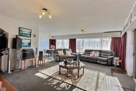 Photo of property in 19 Kirkcaldy Crescent, Flaxmere, Hastings, 4120