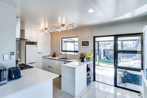 Photo of property in 54 Meeanee Road, Taradale, Napier, 4112