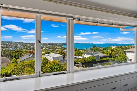 Photo of property in 18 Montgomery Avenue, Rothesay Bay, Auckland, 0630