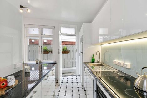 Photo of property in Hobson Flats, 1u1 Hobson Street, Pipitea, Wellington, 6011