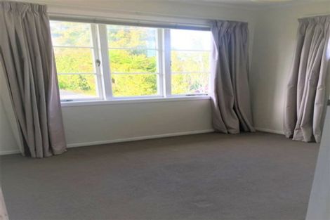 Photo of property in 76 Pupuke Road, Hillcrest, Auckland, 0627