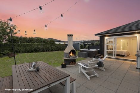 Photo of property in 37 Pohutukawa Parade, Riverhead, 0820