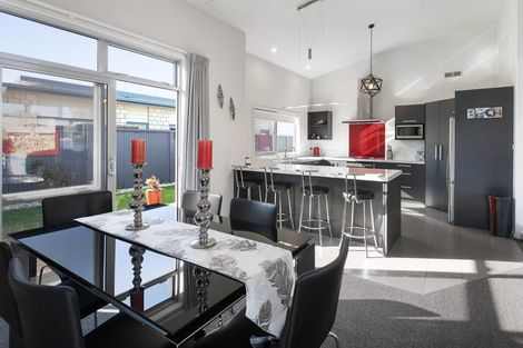 Photo of property in 18 Surfers Avenue, Waihi Beach, 3611