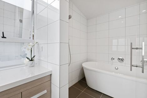 Photo of property in 21 Berne Place, Birkenhead, Auckland, 0626