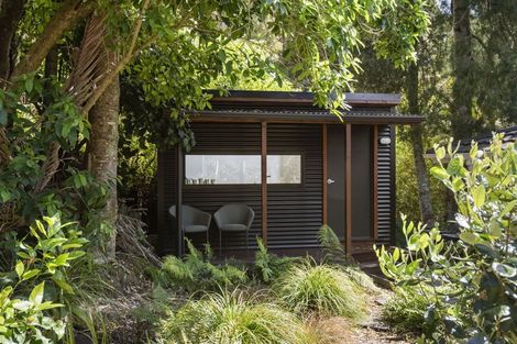 Photo of property in 2 Hiwihau Place, Glenfield, Auckland, 0629