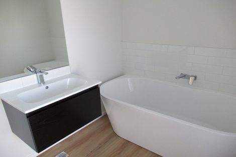 Photo of property in 38 Mawai Hakona Drive, Wallaceville, Upper Hutt, 5018