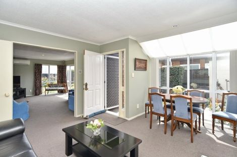 Photo of property in 9 Phoenix Lane, Northcote, Christchurch, 8052
