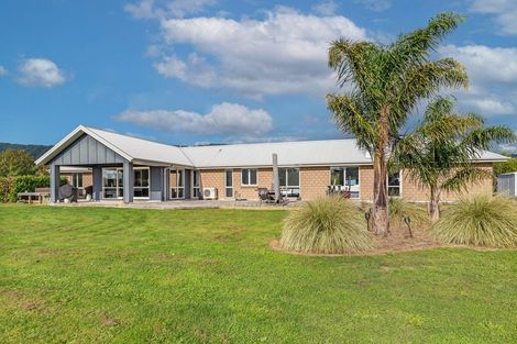 Photo of property in 76 Pohutukawa Drive, Levin, 5571