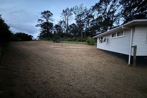 Photo of property in 17 Thornlow Street, Glendene, Auckland, 0602