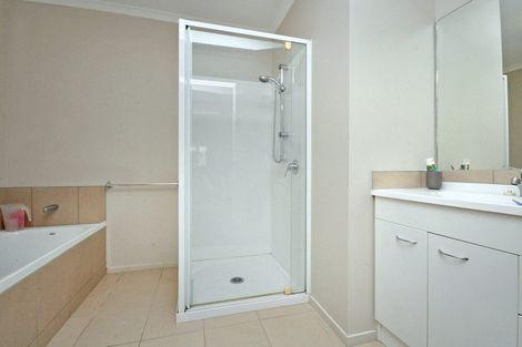 Photo of property in 1 Mcgowan Rise, Tuakau, 2121