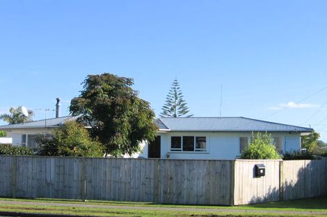 Photo of property in 40 Grove Road, Papakura, 2110
