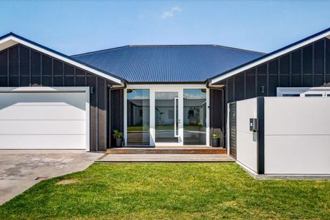 Photo of property in 11 Whangaehu Place, Te Awa, Napier, 4110