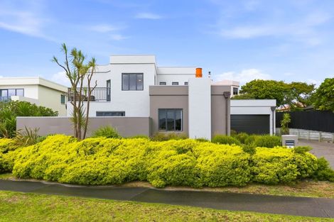 Photo of property in 5 Rifleman Lane, Paraparaumu Beach, Paraparaumu, 5032