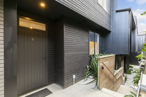 Photo of property in 16/80u Seatoun Heights Road, Seatoun, Wellington, 6022