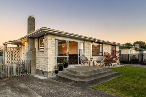 Photo of property in 2/71 Meeanee Road, Taradale, Napier, 4112