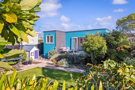 Photo of property in 9 Mahana Road, Paraparaumu Beach, Paraparaumu, 5032