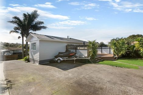 Photo of property in 4 Katrina Place, Massey, Auckland, 0614