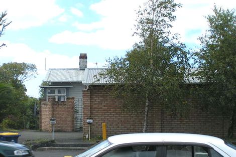 Photo of property in 1/101 Onewa Road, Northcote, Auckland, 0627