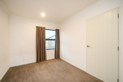 Photo of property in 16 Sorrento Place, Kelvin Grove, Palmerston North, 4414
