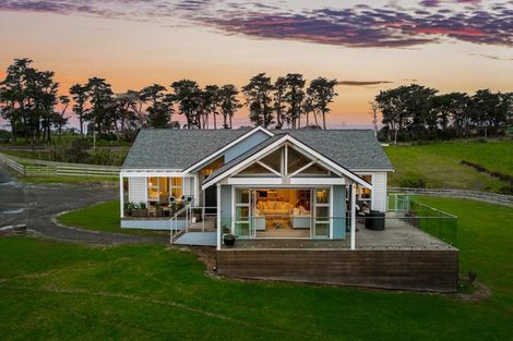 Photo of property in 252 Amreins Road, Taupaki, 0782