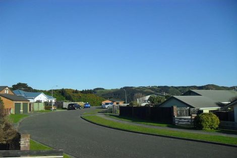 Photo of property in 7 Jasmine Grove, Maungaraki, Lower Hutt, 5010