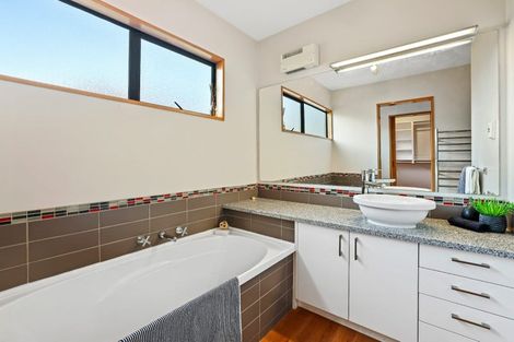 Photo of property in 80 Apsley Drive, Avonhead, Christchurch, 8042