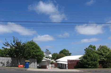 Photo of property in 2/100 Birkdale Road, Birkdale, Auckland, 0626