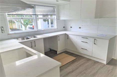 Photo of property in 6 Nicholson Place, Hillcrest, Auckland, 0627