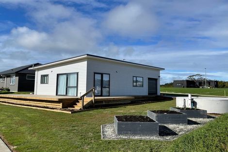 Photo of property in 7 Manaaki Circle, Paparoa, 0571