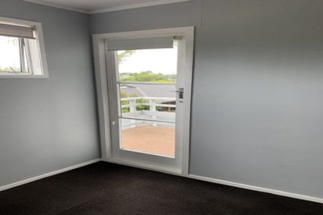 Photo of property in 2/65 Cliff View Drive, Green Bay, Auckland, 0604