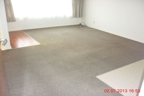 Photo of property in 2/1 Longbill Place, Glendene, Auckland, 0602